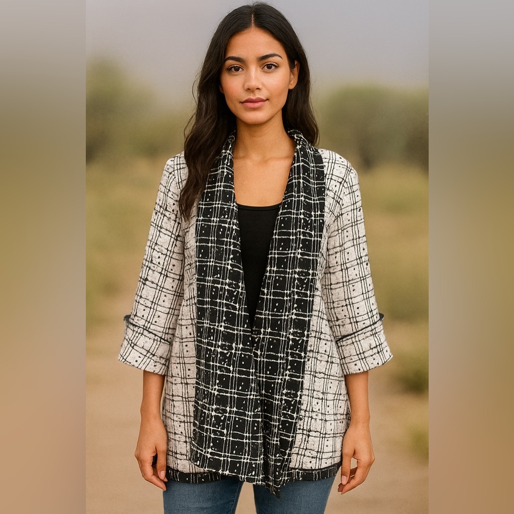 By J.J. | Black and White Reversible Cardigan Size S –‎ Elegant and Casual Style - Picture 10 of 10